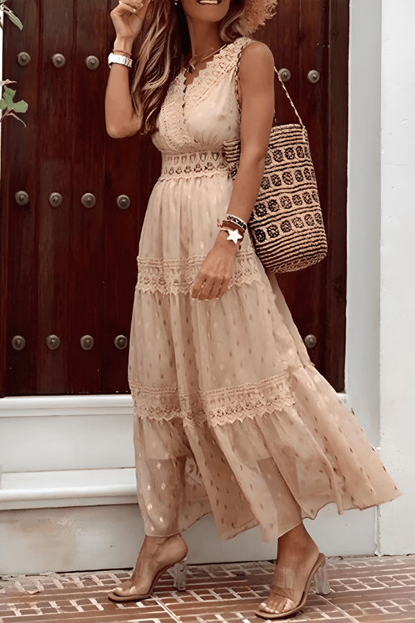 Robe Beige Dentelle