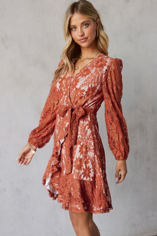 Robe Blanche Et Terracotta