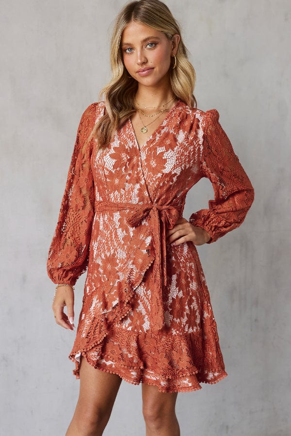 Robe Blanche Et Terracotta