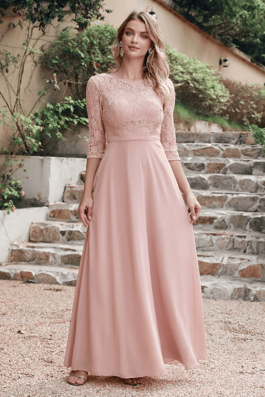 Robe En Dentelle Rose Poudrée